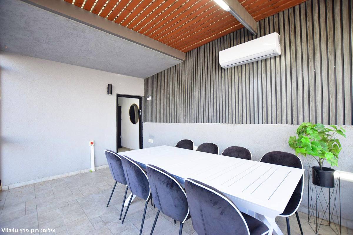 208768 מתחם ישיבה ואוכל מקורה, אחוזת אביאל בכנרת, וילה  בטבריה וילות - Vila