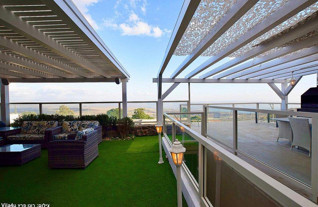 209530 מתחם החוץ המשקיף לכנרת, וילה סלו מול הכנרת, וילה  בנוף כנרת וילות - Vila