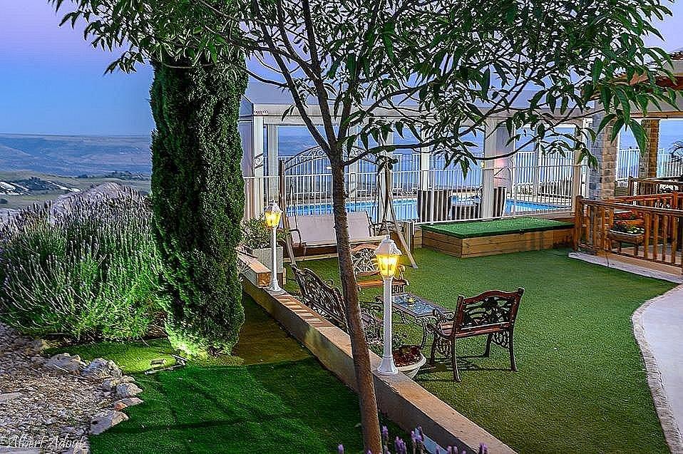 209550 מתחם החוץ המשקיף לכנרת, וילה סלו מול הכנרת, וילה  בנוף כנרת וילות - Vila