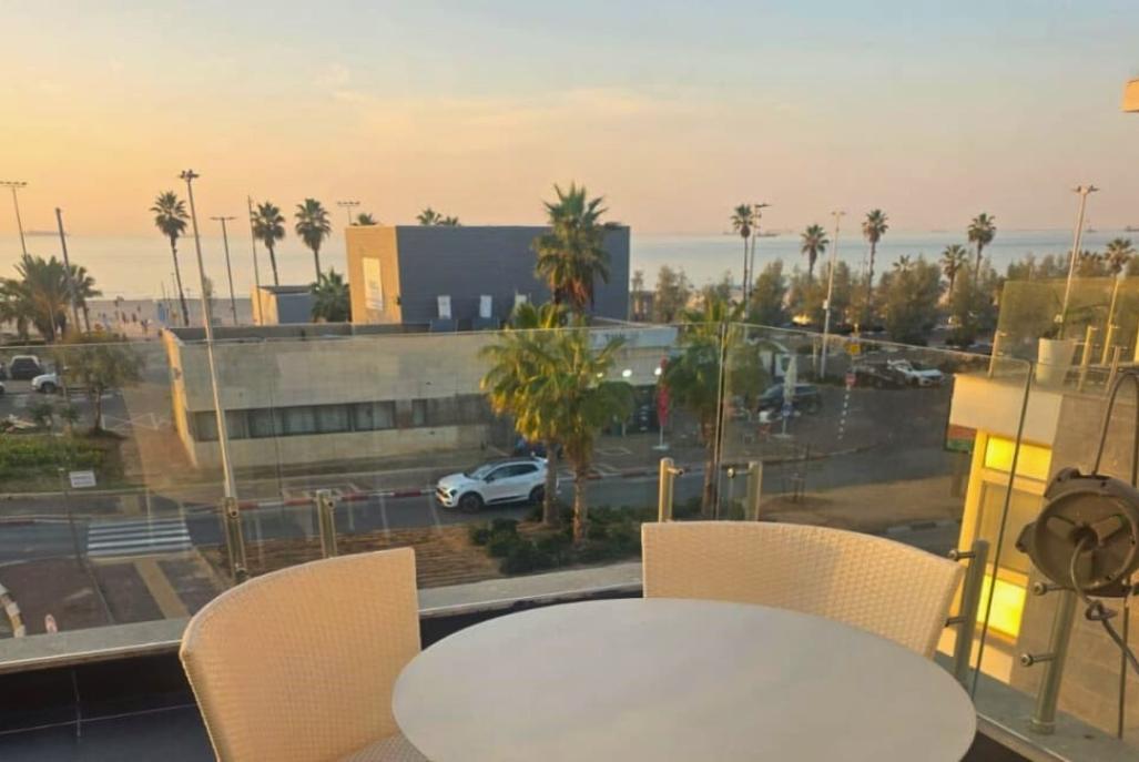 210195 גלריה כללית, וילה לב הים, וילה  באשדוד וילות - Vila