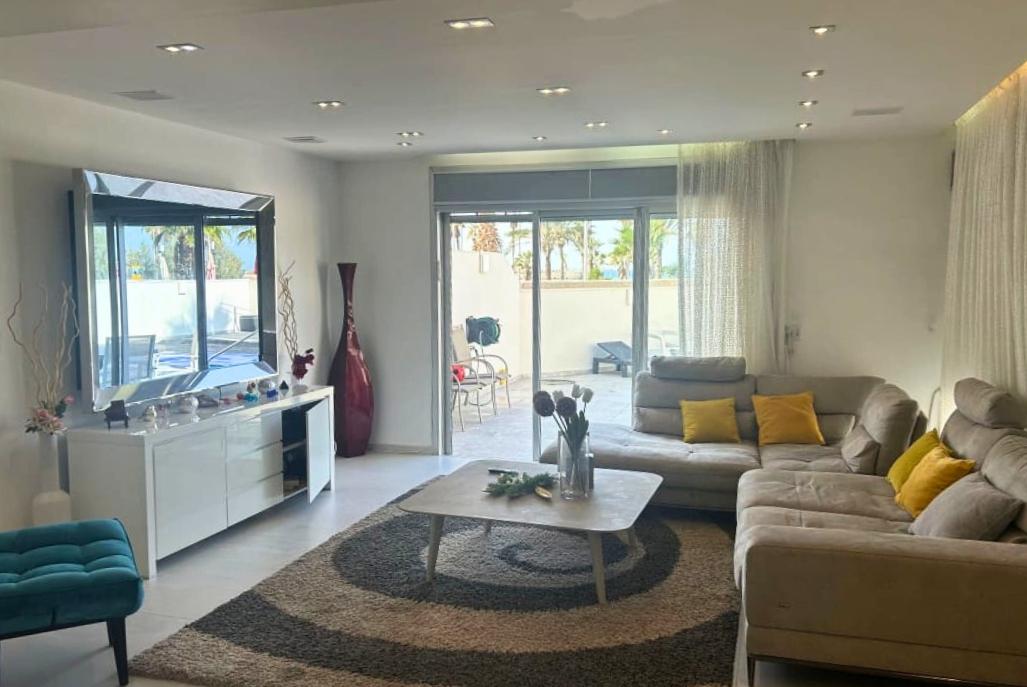 210211 מתחם פנימי, וילה לב הים, וילה  באשדוד וילות - Vila