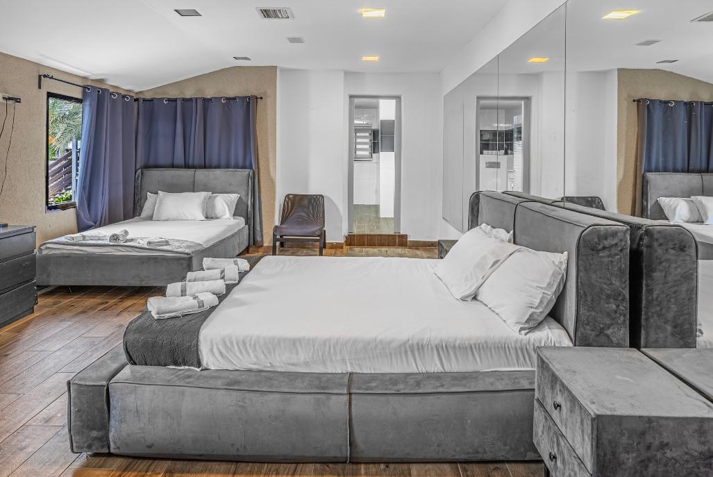 210551 מתחם פנימי, וילה קאסה רויאל, וילה  בשומרה וילות - Vila