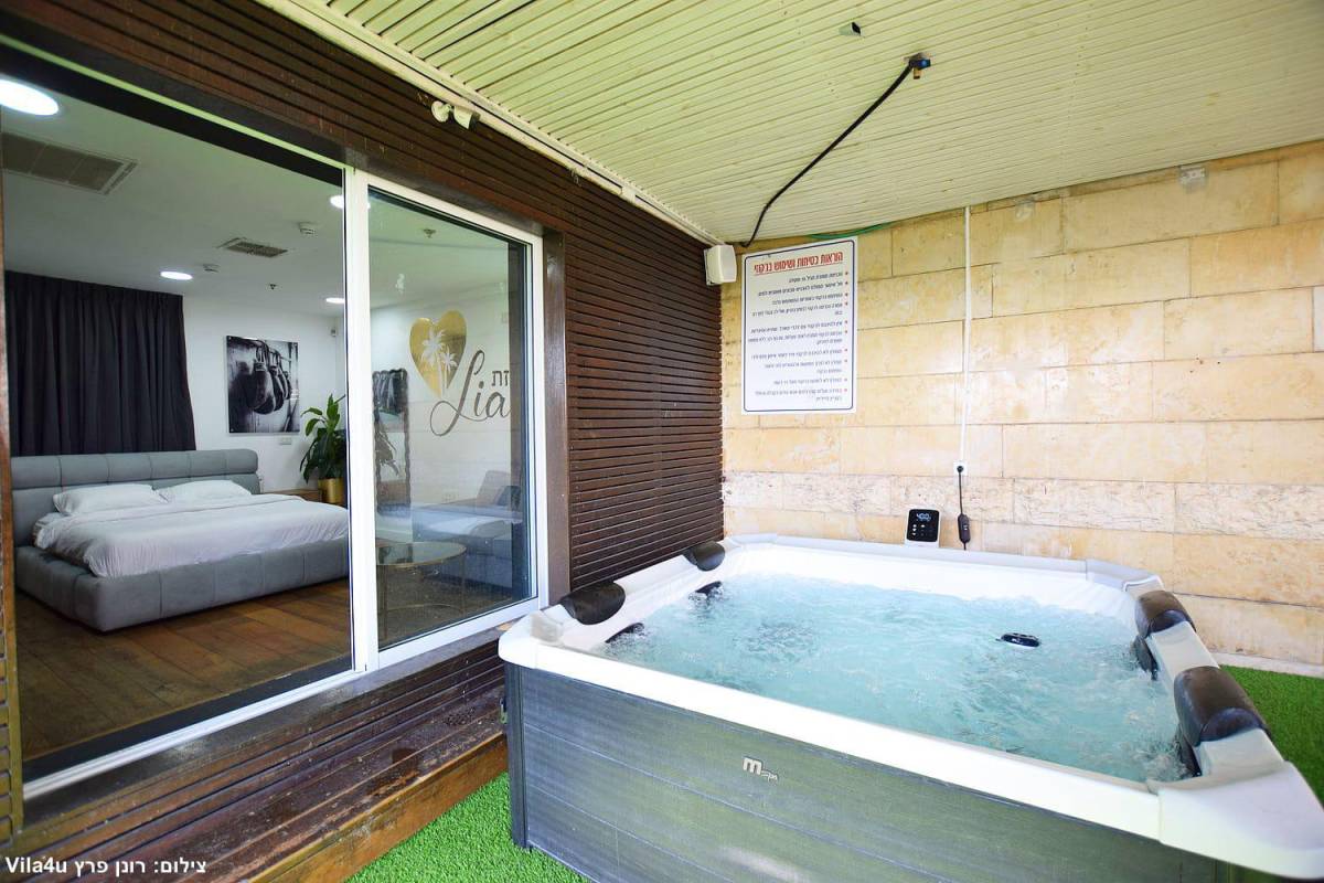 210679 גלרית חוץ, אחוזת ליאן נתניה, וילה  בנתניה וילות - Vila