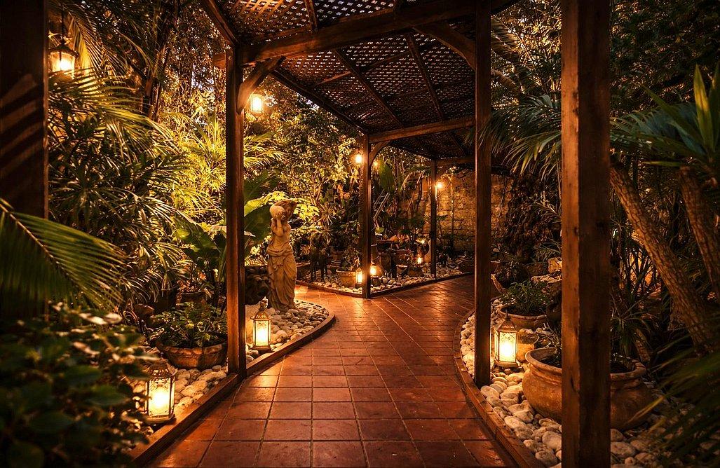 211068 גלרית חוץ, וילה דה קיסריה, וילה  בקיסריה וילות - Vila