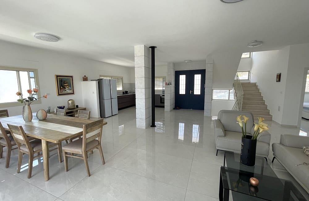 211135 וילה לבנה יבנאל, וילה לבנה יבנאל, וילה  ביבנאל וילות - Vila