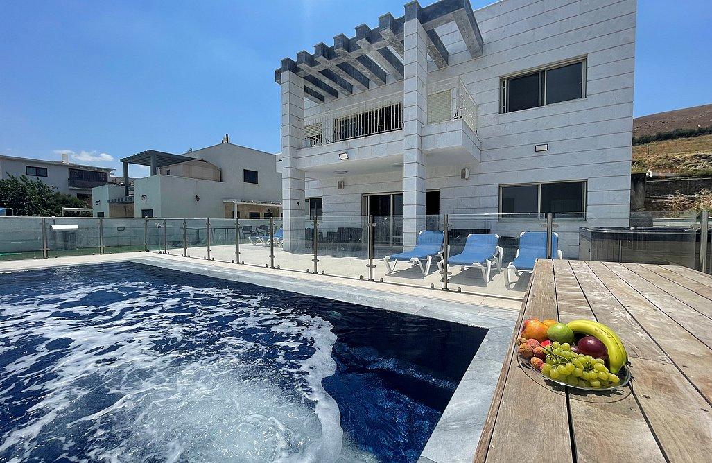 211160 וילה לבנה יבנאל, וילה לבנה יבנאל, וילה  ביבנאל וילות - Vila