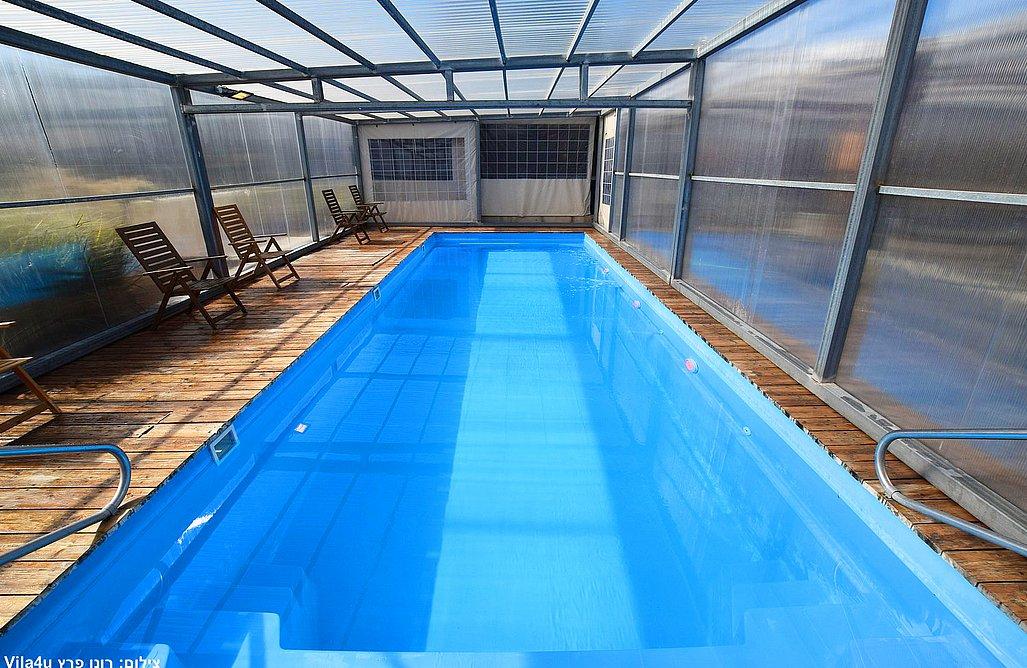 211243 הבריכה בחורף, טוקה צימר - Tocca Zimmer, וילה  באדרת וילות - Vila