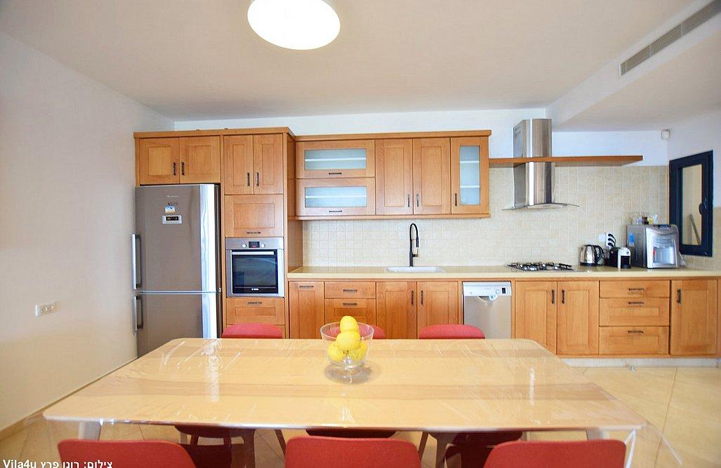 211298 גלרית פנים, מלרוז על הכנרת, וילה  במגדל וילות - Vila