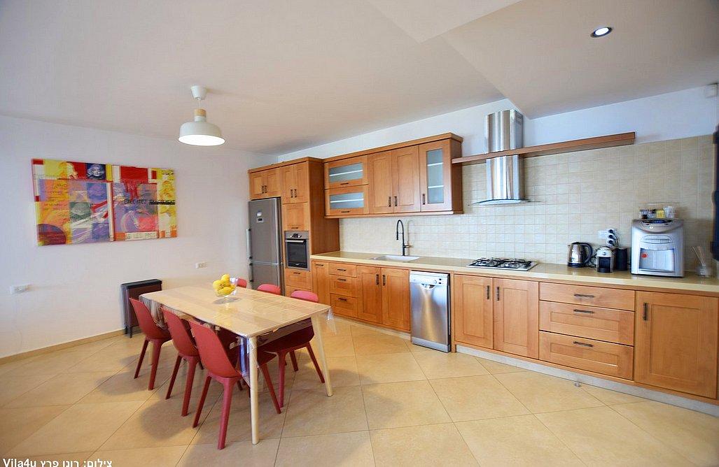 211299 גלרית פנים, מלרוז על הכנרת, וילה  במגדל וילות - Vila