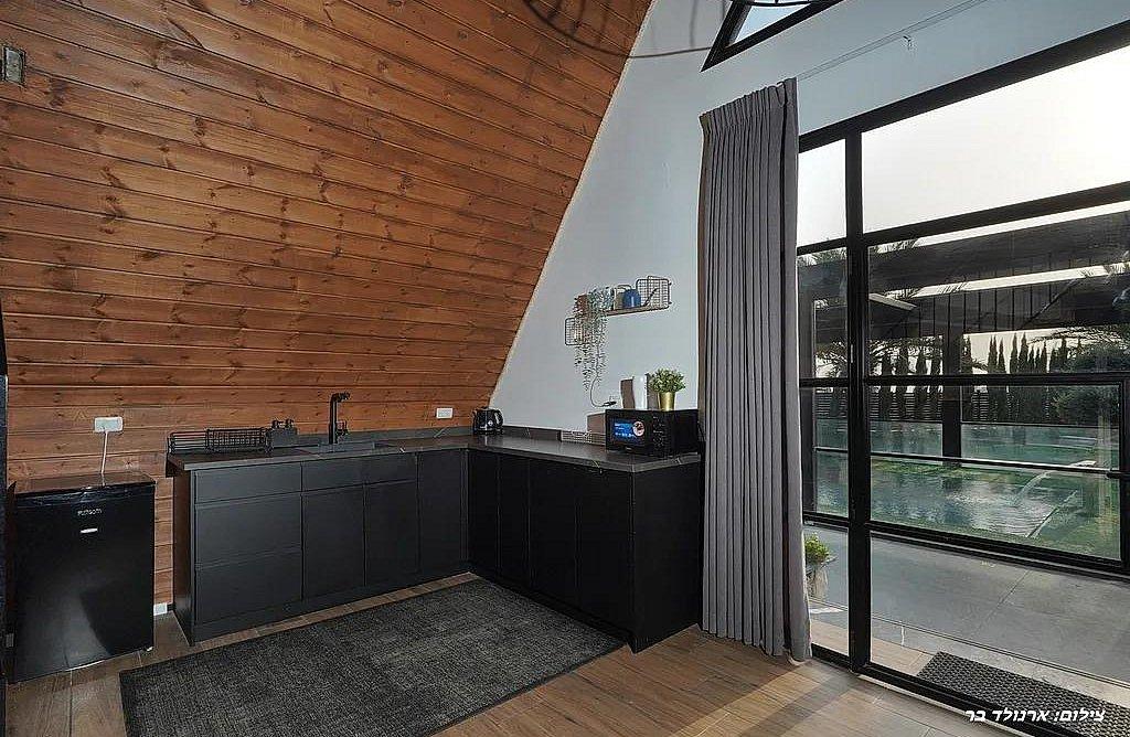 211437 גלריה כללית, אחוזת קמפניה נירה - Campagna Nera, וילה  בירכא וילות - Vila