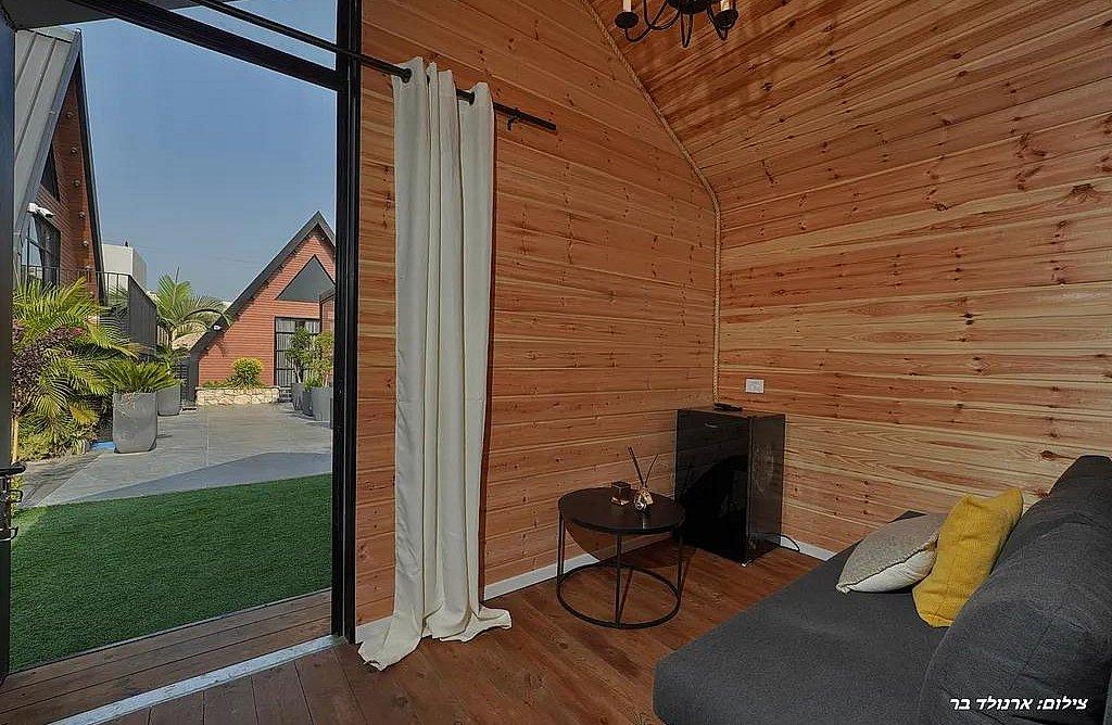 211516 גלרית הבקתות, אחוזת קמפניה נירה - Campagna Nera, וילה  בירכא וילות - Vila