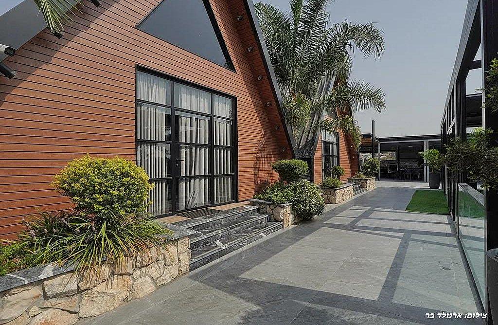 211518 גלרית הבקתות, אחוזת קמפניה נירה - Campagna Nera, וילה  בירכא וילות - Vila