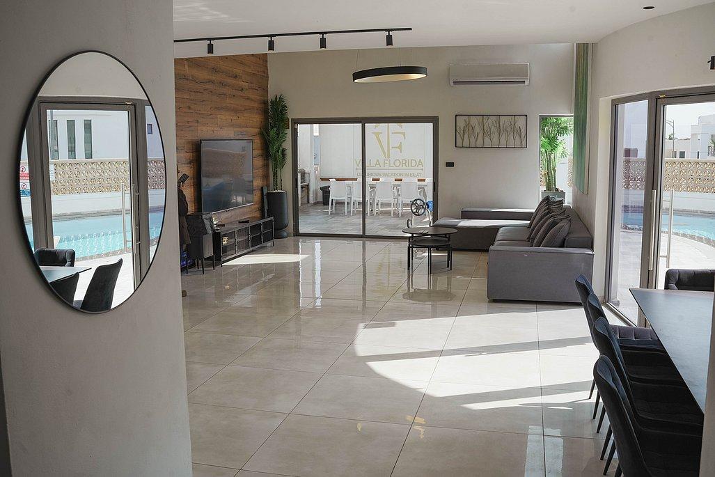 211784 מתחם פנימי, וילה פלורידה אילת, וילה  באילת וילות - Vila