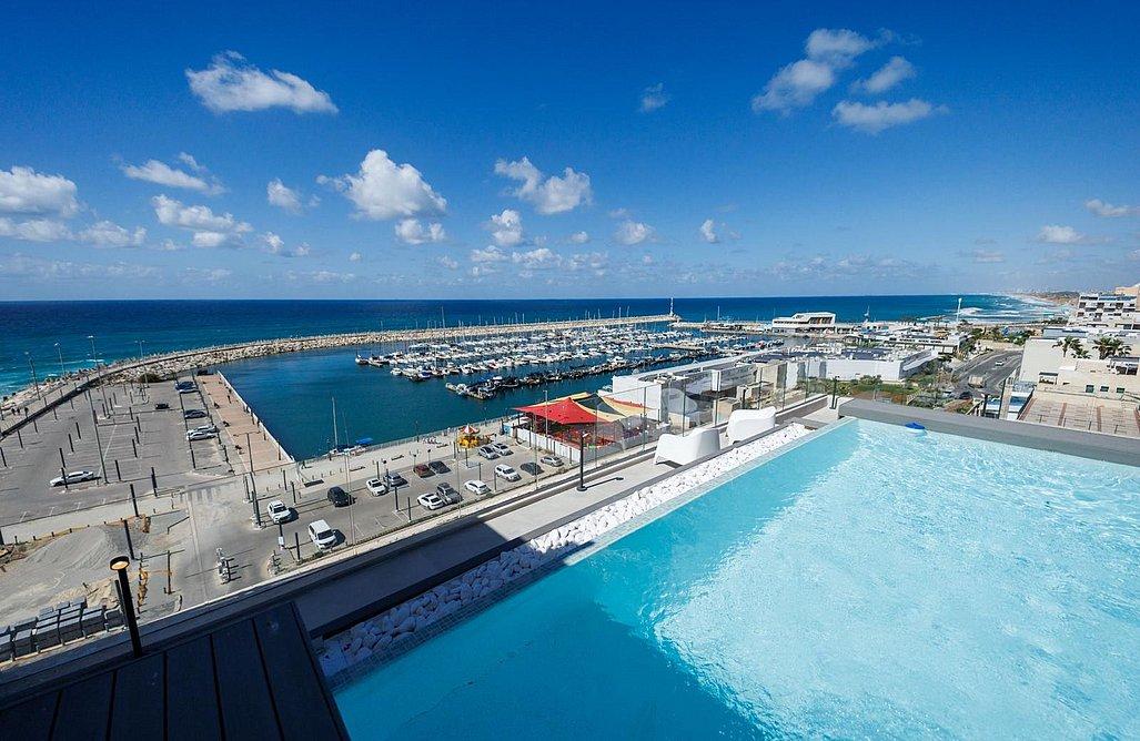 212008 מתחם הגג, הבריכה ונוף לים, פנטהאוז שונית אשקלון, וילה  באשקלון וילות - Vila