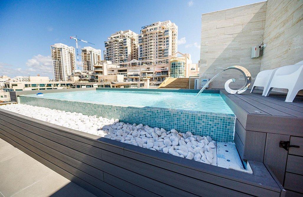 212009 מתחם הגג, הבריכה ונוף לים, פנטהאוז שונית אשקלון, וילה  באשקלון וילות - Vila