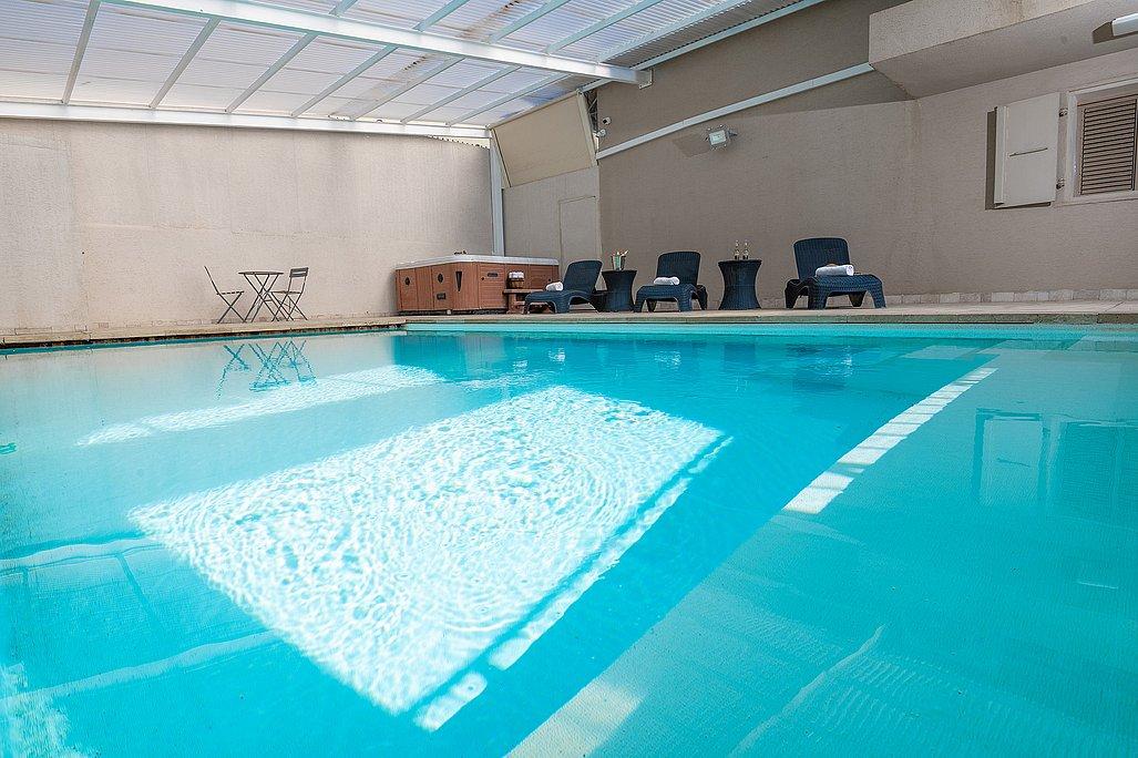 212265 מתחם מקורה בריכה וג'קוזי, אחוזת גליל, וילה  בספסופה וילות - Vila