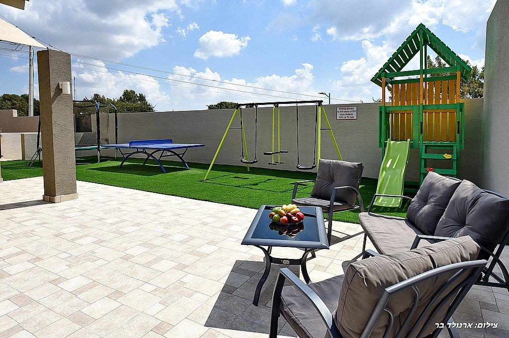 212335 מתחם החצר, אחוזת גליל, וילה  בספסופה וילות - Vila