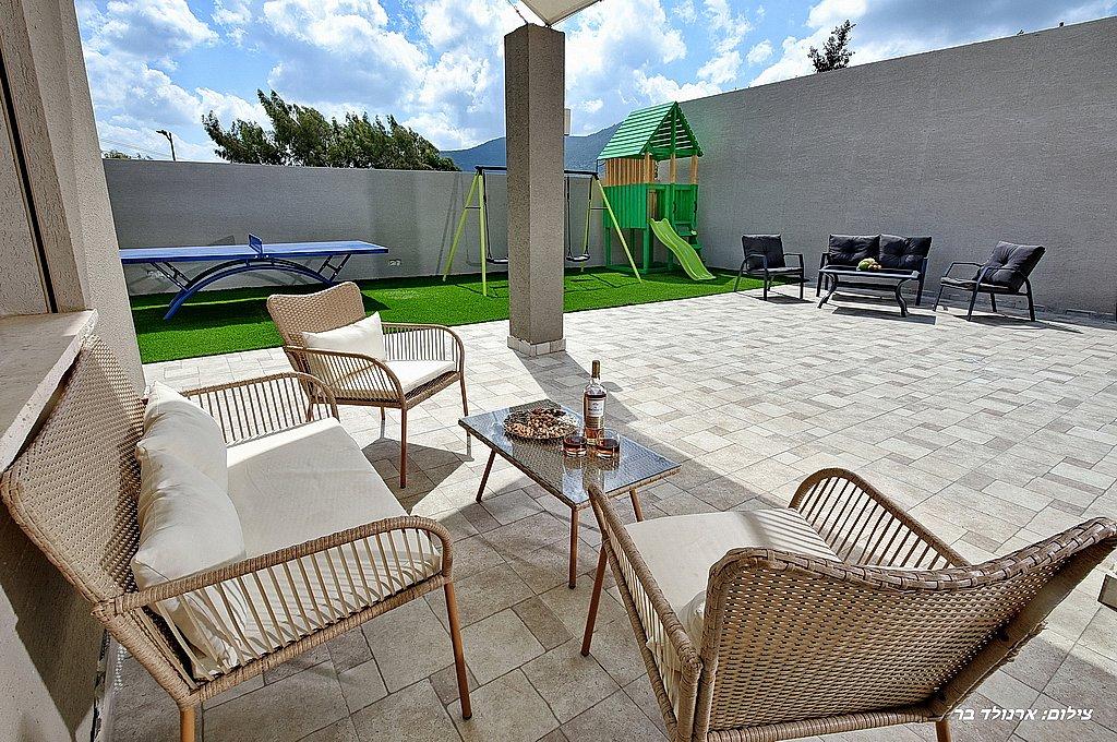 212336 מתחם החצר, אחוזת גליל, וילה  בספסופה וילות - Vila