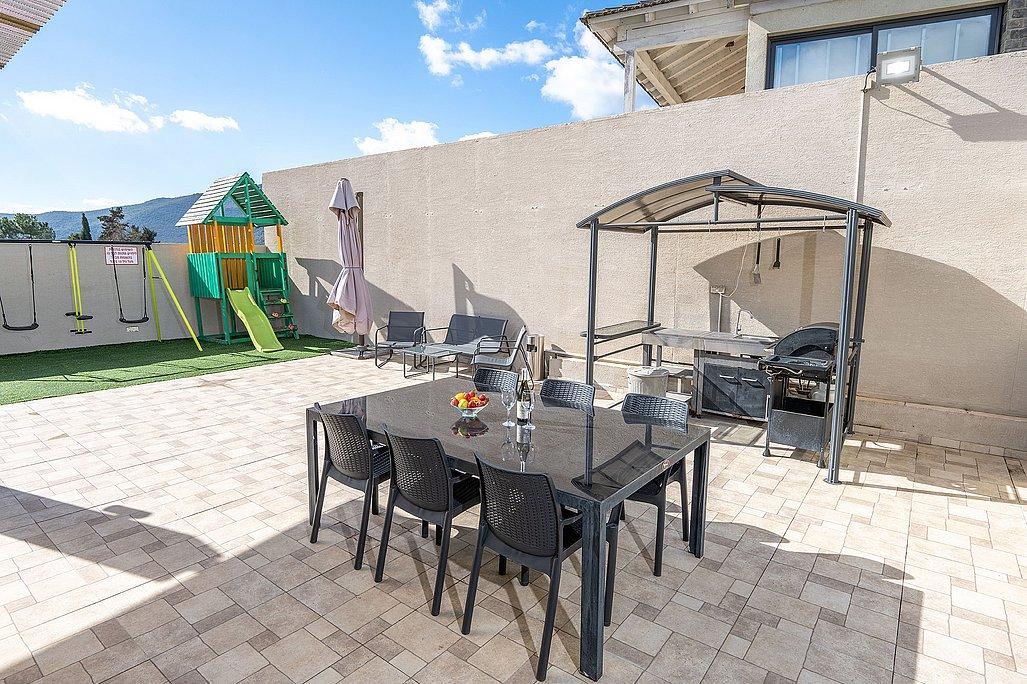 212347 מתחם החצר, אחוזת גליל, וילה  בספסופה וילות - Vila