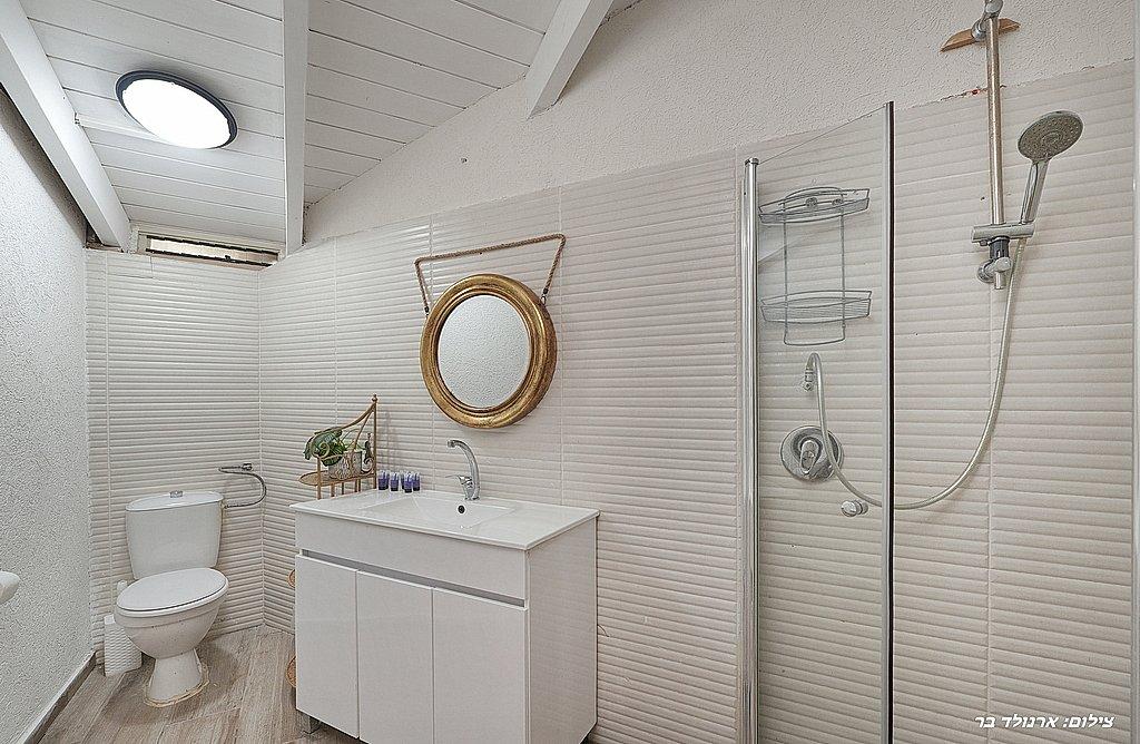 212402 גלרית פנים, וילה קאלי, וילה  בנוף כנרת וילות - Vila