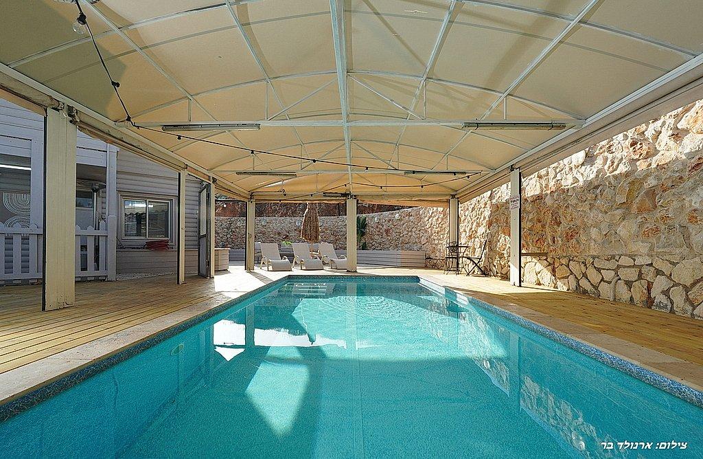 212415 גלרית חוץ, וילה קאלי, וילה  בנוף כנרת וילות - Vila