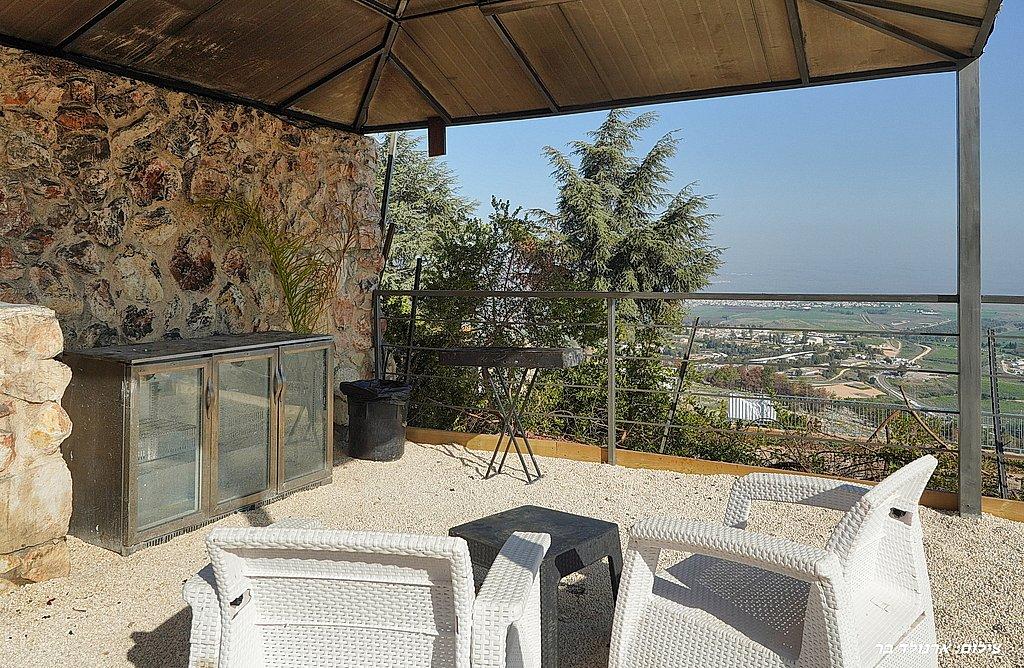 212442 גלרית חוץ, וילה קאלי, וילה  בנוף כנרת וילות - Vila