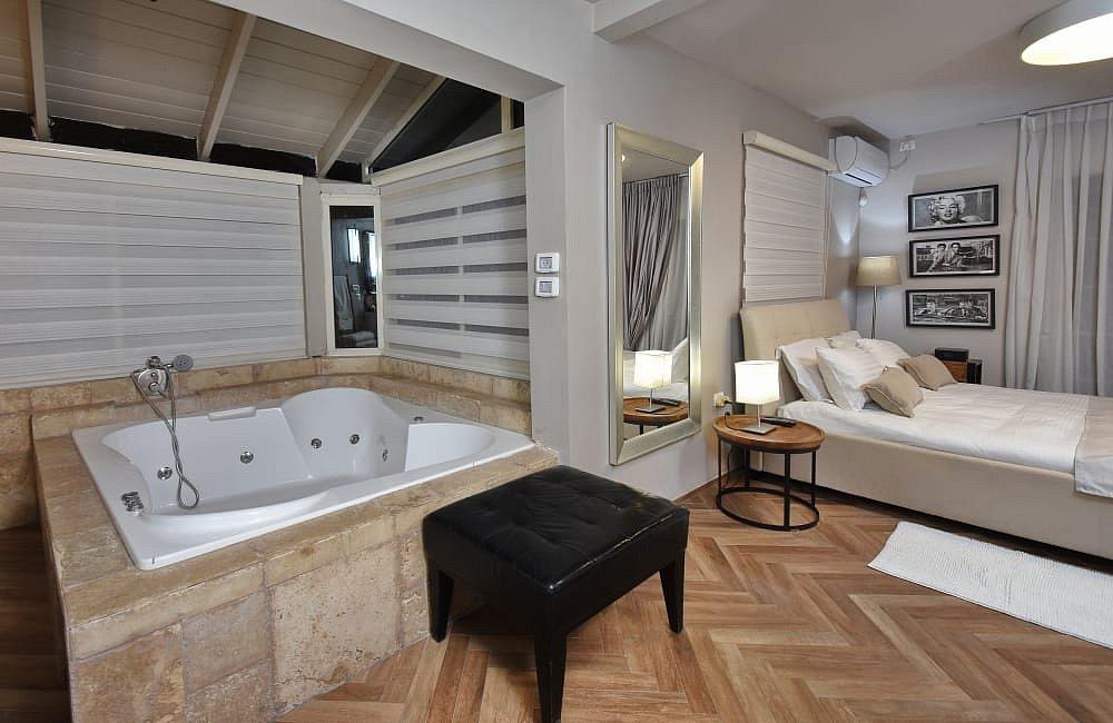 213375 גלרית פנים, וילה מצפה הוד, וילה  בפוריה כפר עבודה וילות - Vila