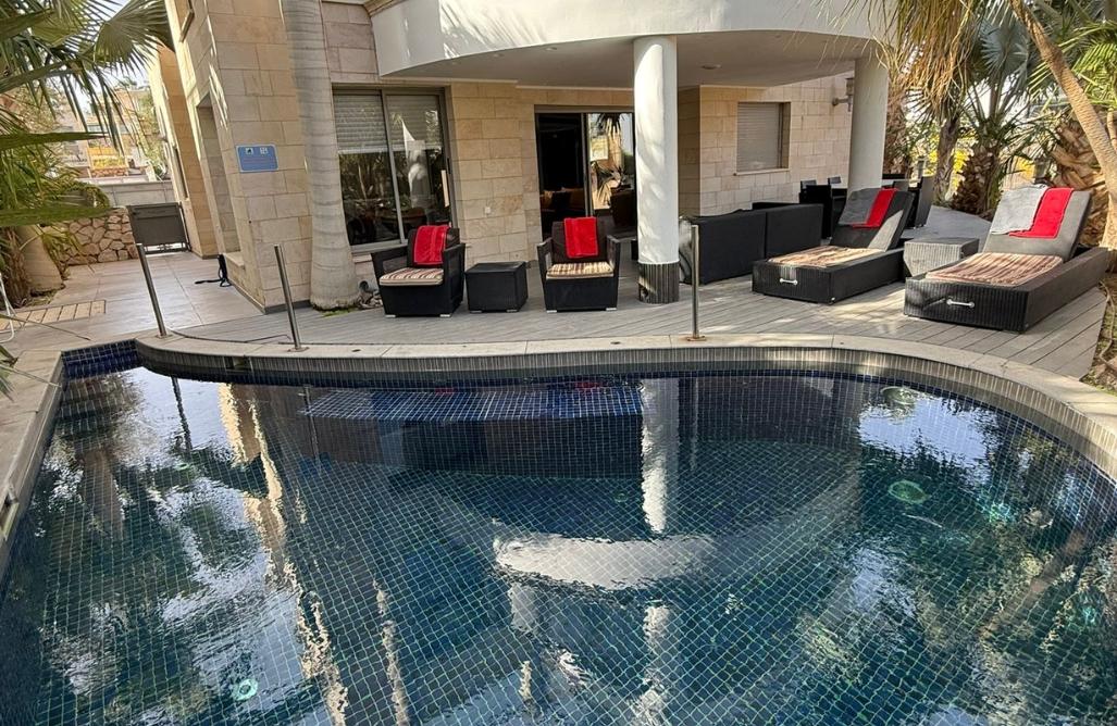 213598 המתחם החיצוני, וילה אלומת ספיר, וילה  באילת וילות - Vila