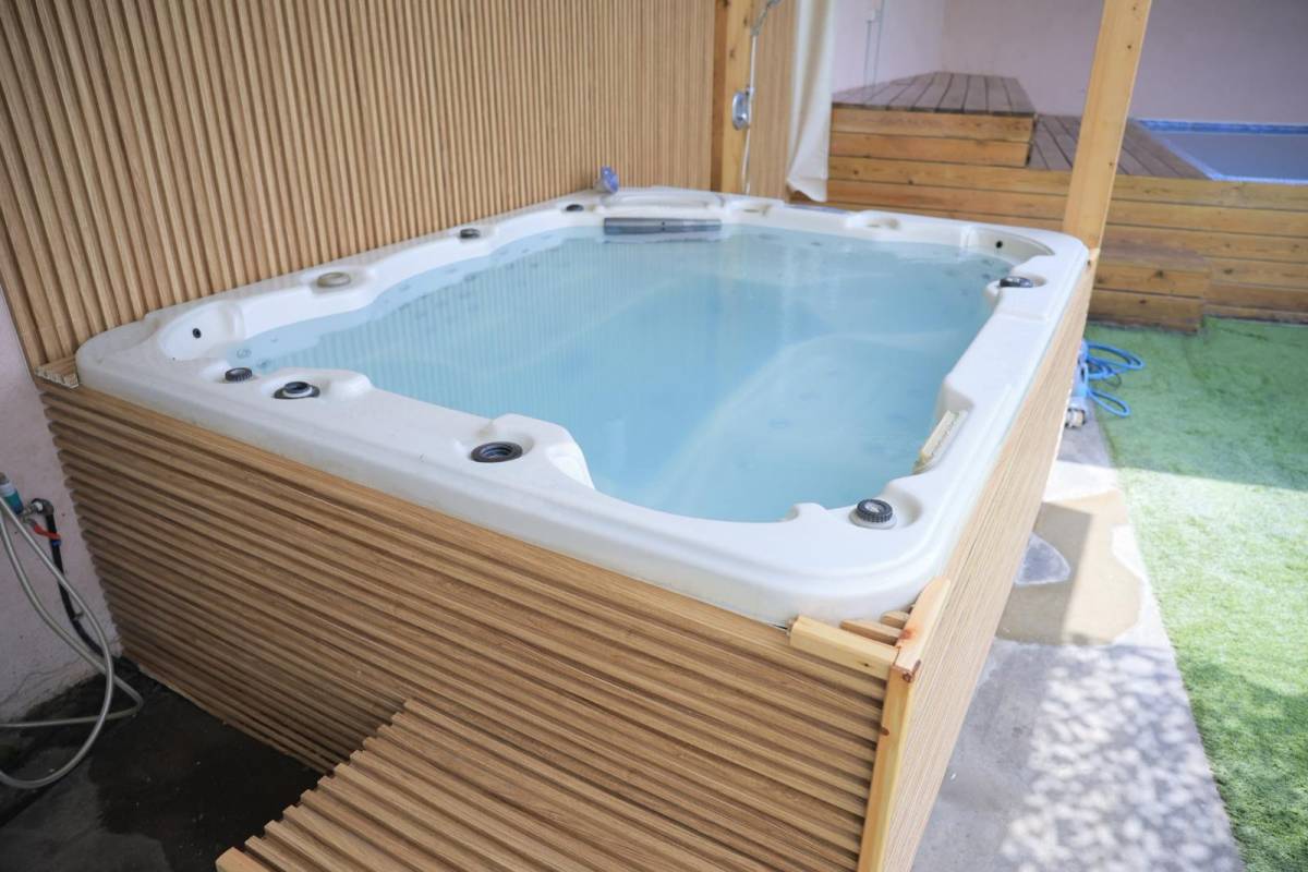 213695 מתחם חיצוני, אחוזת הר טוב, וילה  בבית שמש וילות - Vila