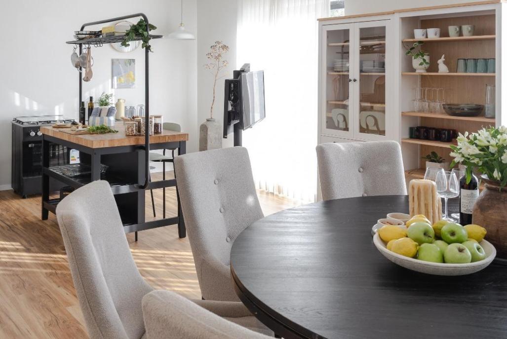 213761 פנים הסוויטות, וילה מעגל השמש, וילה  בפוריה עילית וילות - Vila