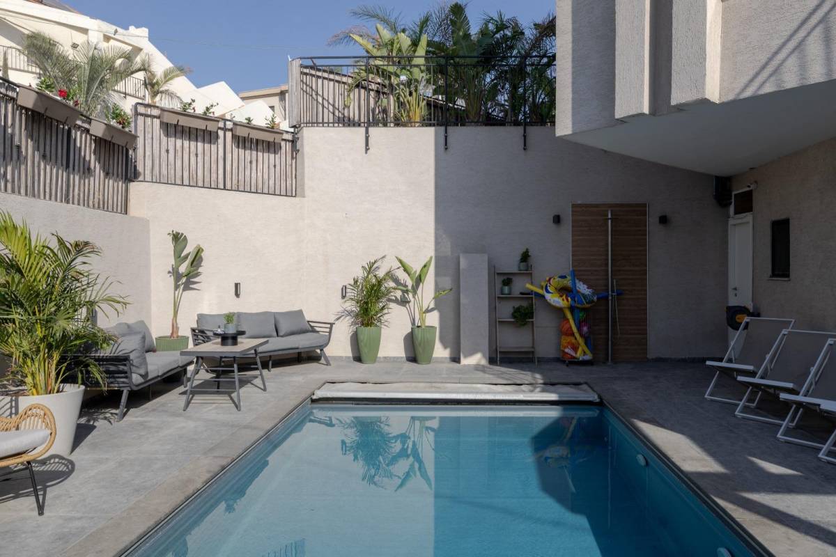 213786 מתחם חיצוני, וילה מעגל השמש, וילה  בפוריה עילית וילות - Vila