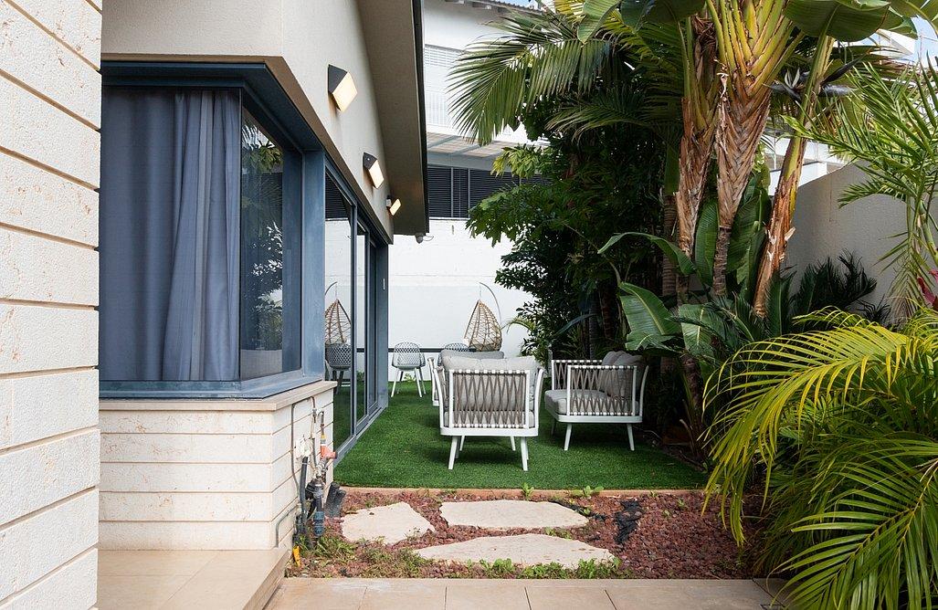 213966 גלרית חוץ, וילה על הים בראשון, וילה  בראשון לציון וילות - Vila