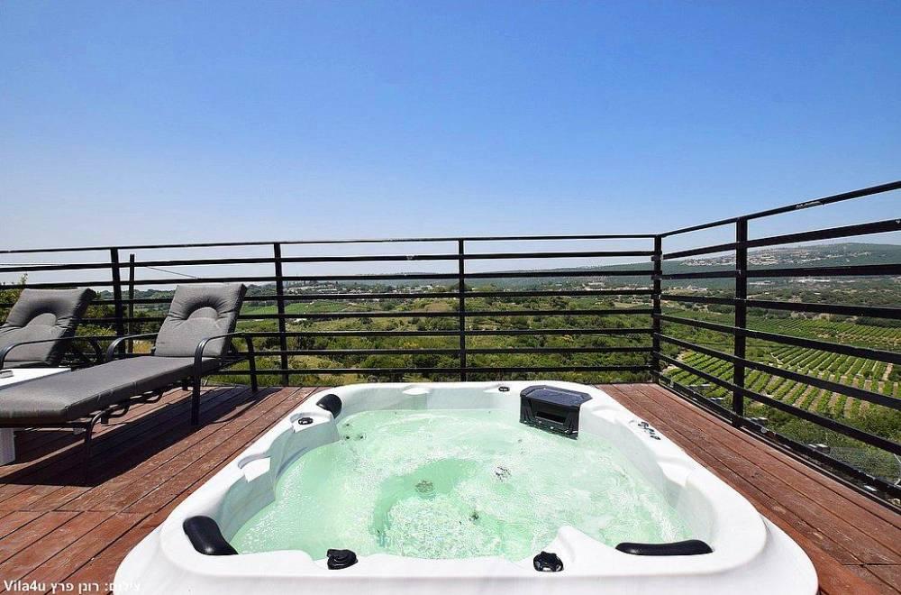 214294 המתחם החיצוני, וילה אמור בגליל, וילה  באבן מנחם וילות - Vila