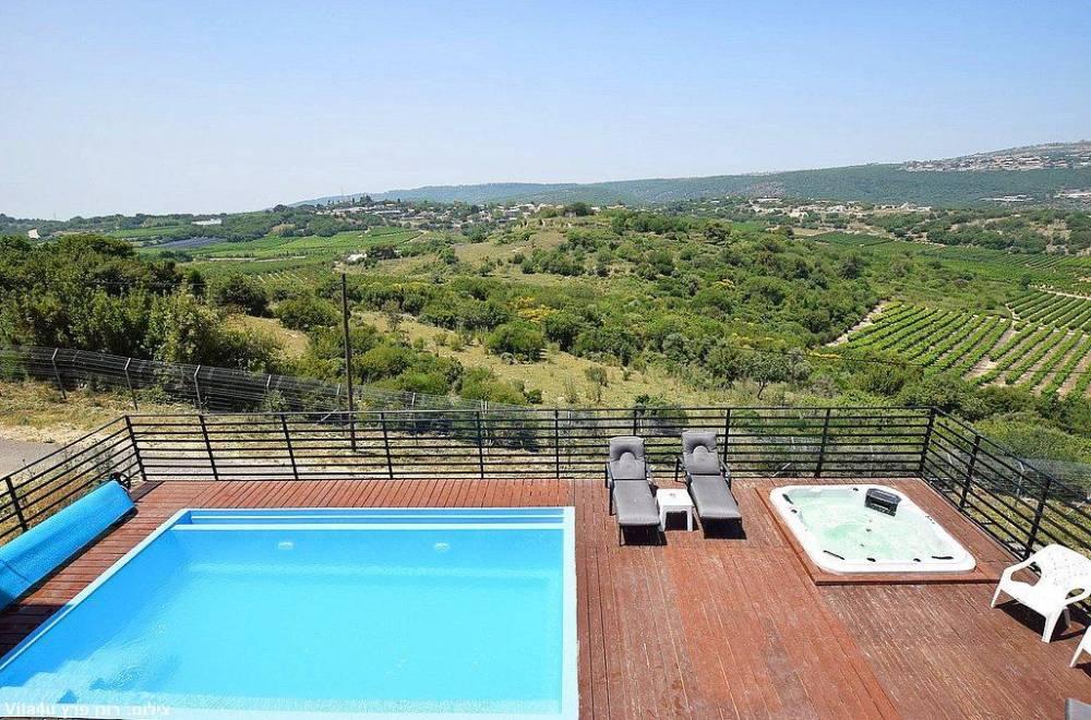 214296 המתחם החיצוני, וילה אמור בגליל, וילה  באבן מנחם וילות - Vila