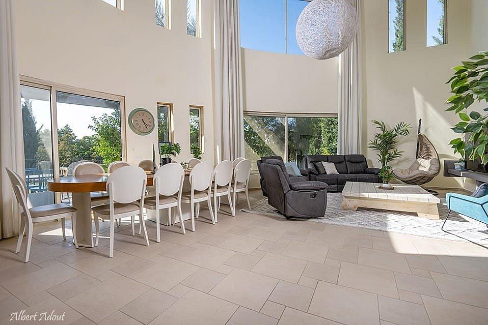 214361 גלריה כללית, וילה פיטנגו, וילה  בכפר ורדים וילות - Vila