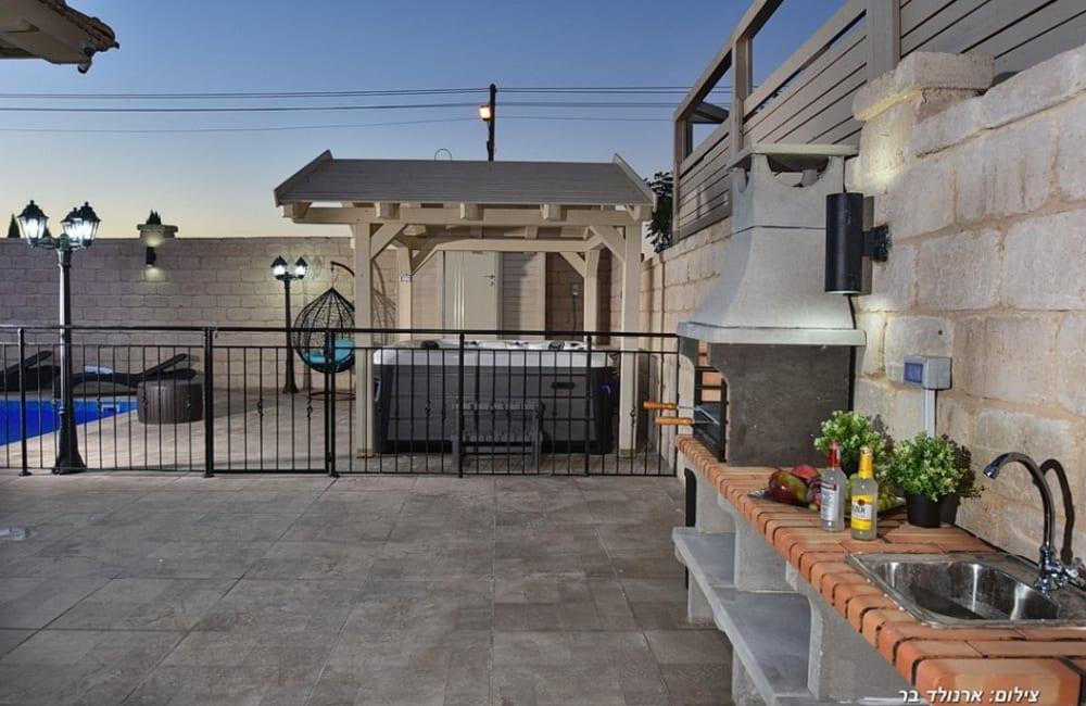 214992 חצר ובריכה, אחוזת אמור, וילה  בספסופה וילות - Vila