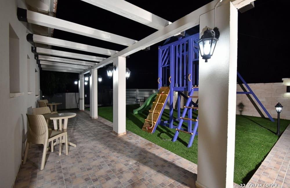 215001 חצר ובריכה, אחוזת אמור, וילה  בספסופה וילות - Vila