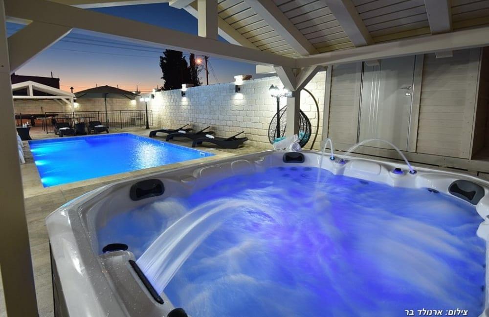 215003 חצר ובריכה, אחוזת אמור, וילה  בספסופה וילות - Vila