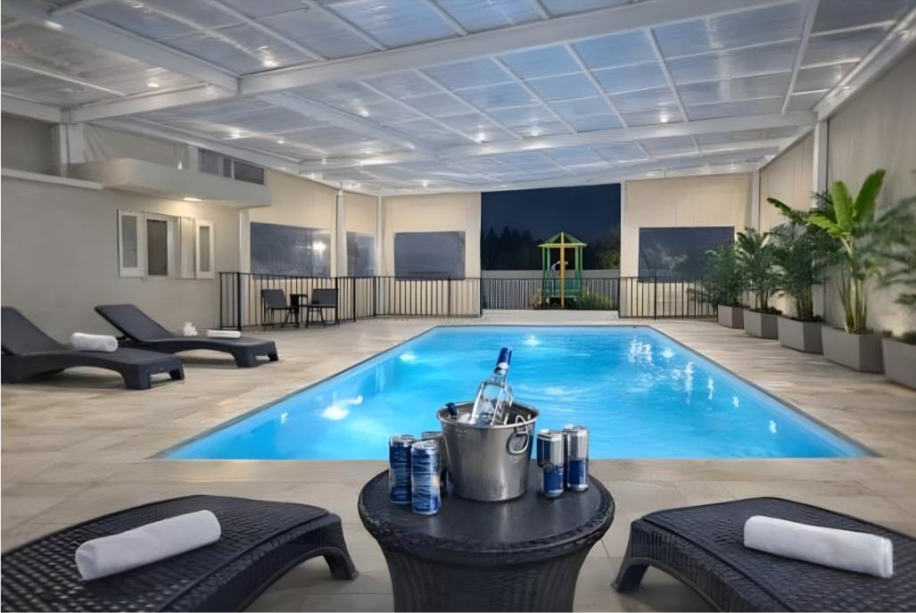 215036 מתחם מקורה בריכה וג'קוזי, אחוזת גליל, וילה  בספסופה וילות - Vila