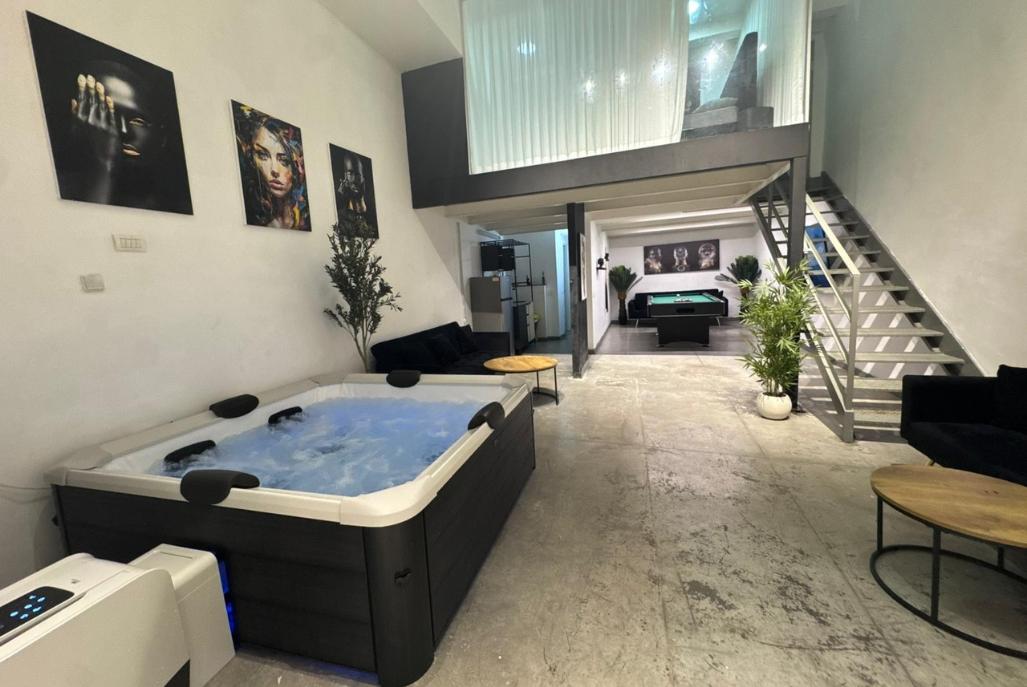 215079 גלריה כללית, וילה אושן פלור - Ocean floor TLV, וילה  בתל אביב וילות - Vila