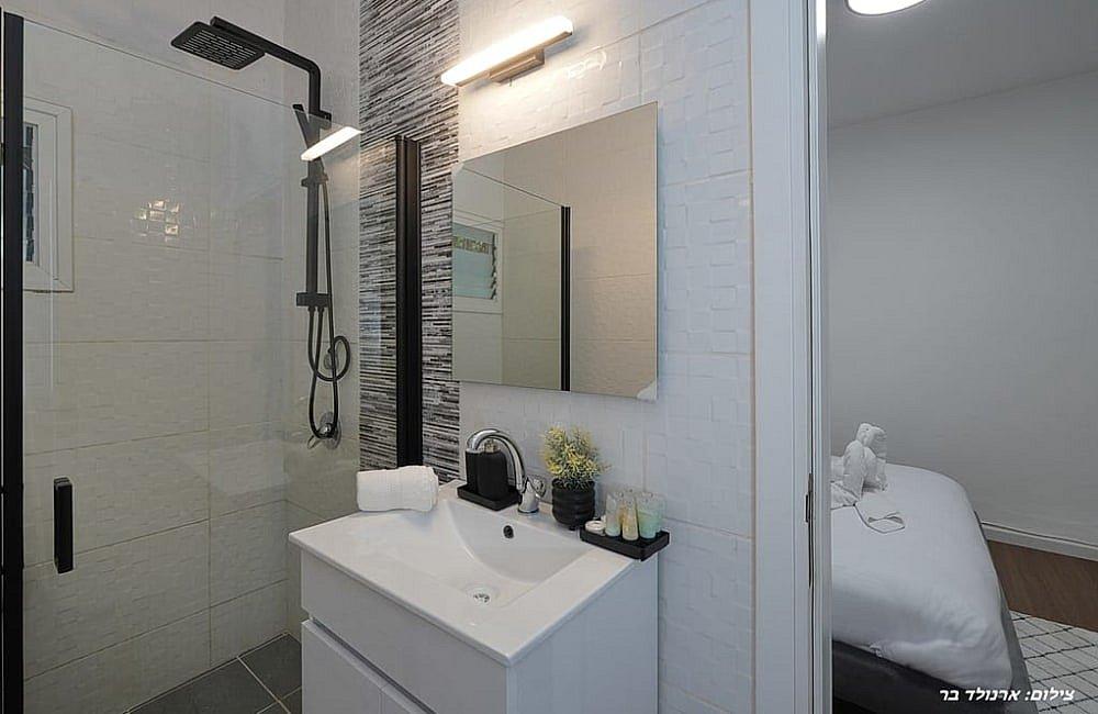 215364 גלריה כללית, וילה אופק, וילה  במנות וילות - Vila