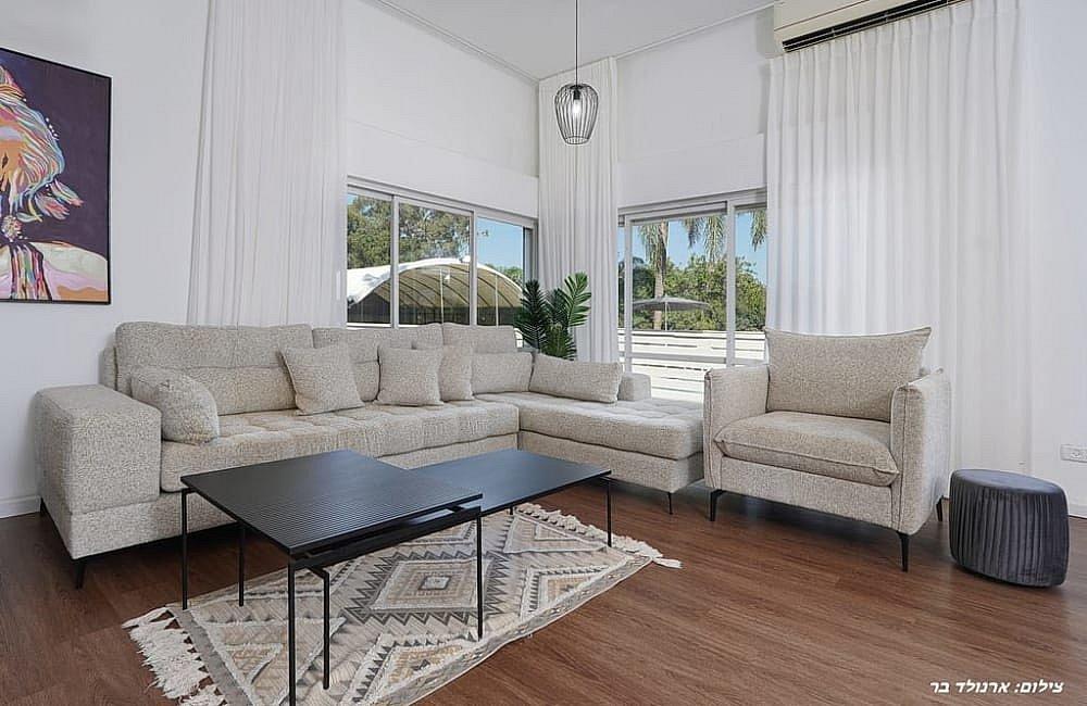 215375 גלריה כללית, וילה אופק, וילה  במנות וילות - Vila