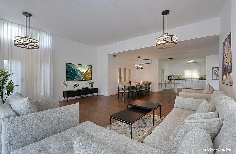 215376 גלריה כללית, וילה אופק, וילה  במנות וילות - Vila