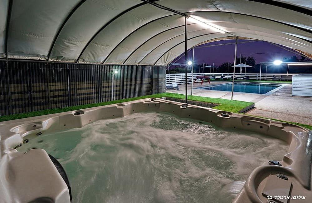 215530 גלרית חוץ, וילה אופק, וילה  במנות וילות - Vila