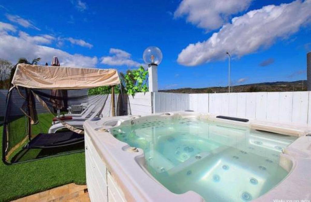 216069 מתחם חיצוני, וילה ברבדוס, וילה  בגורן וילות - Vila