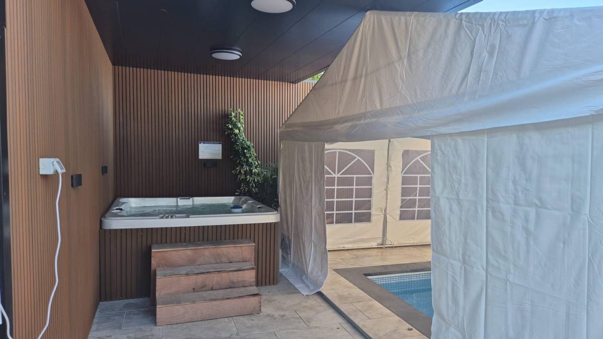 216429 הבריכה בחורף, אירוח גלילי ירכא, וילה  בירכא וילות - Vila