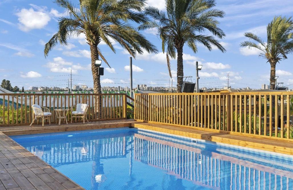 217030 מתחם הבריכה, מתחם טולום ריזורט, וילה  בראשון לציון וילות - Vila