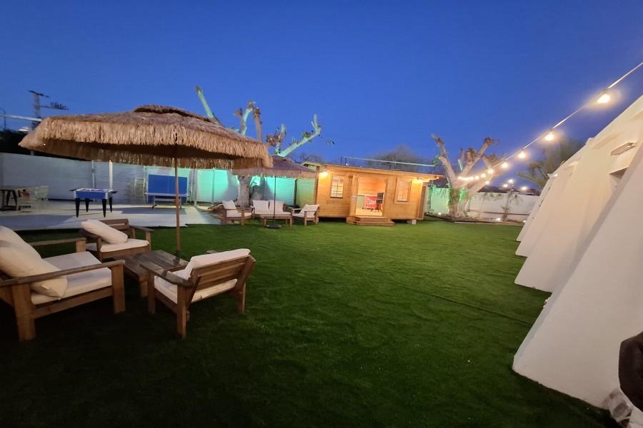 217131 מתחם חיצוני הבריכה והג'קוזי, כפר הים, וילה  בנתניה וילות - Vila