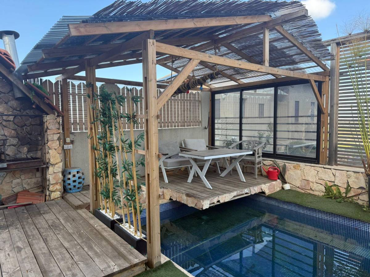 217443 גלריה חיצונית, סוויטת גן עדן בשרון, וילה  בכפר סבא וילות - Vila