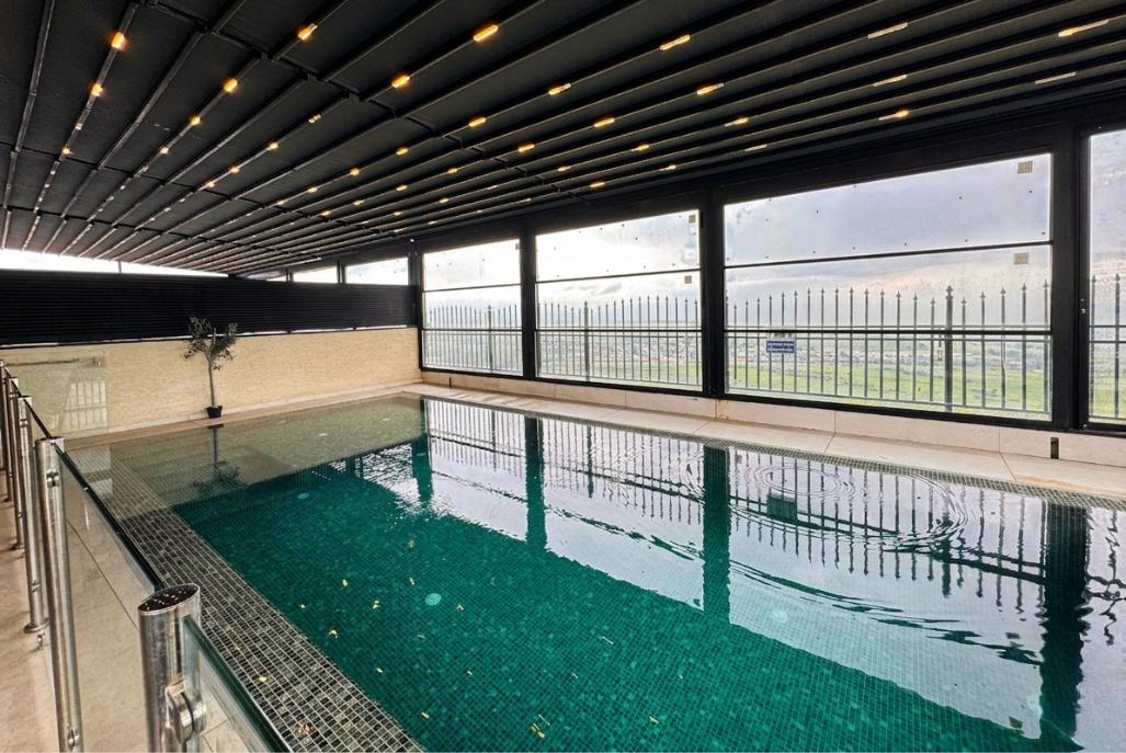 217470 מתחם הבריכה מקורה, רויאל טווינס בוטיק - Royal Twins Boutique, וילה  בנוף כנרת וילות - Vila